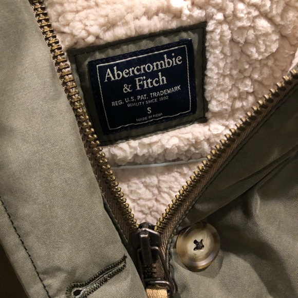 EUC Abercrombie Winter Coat, Small - Picture 2 of 5